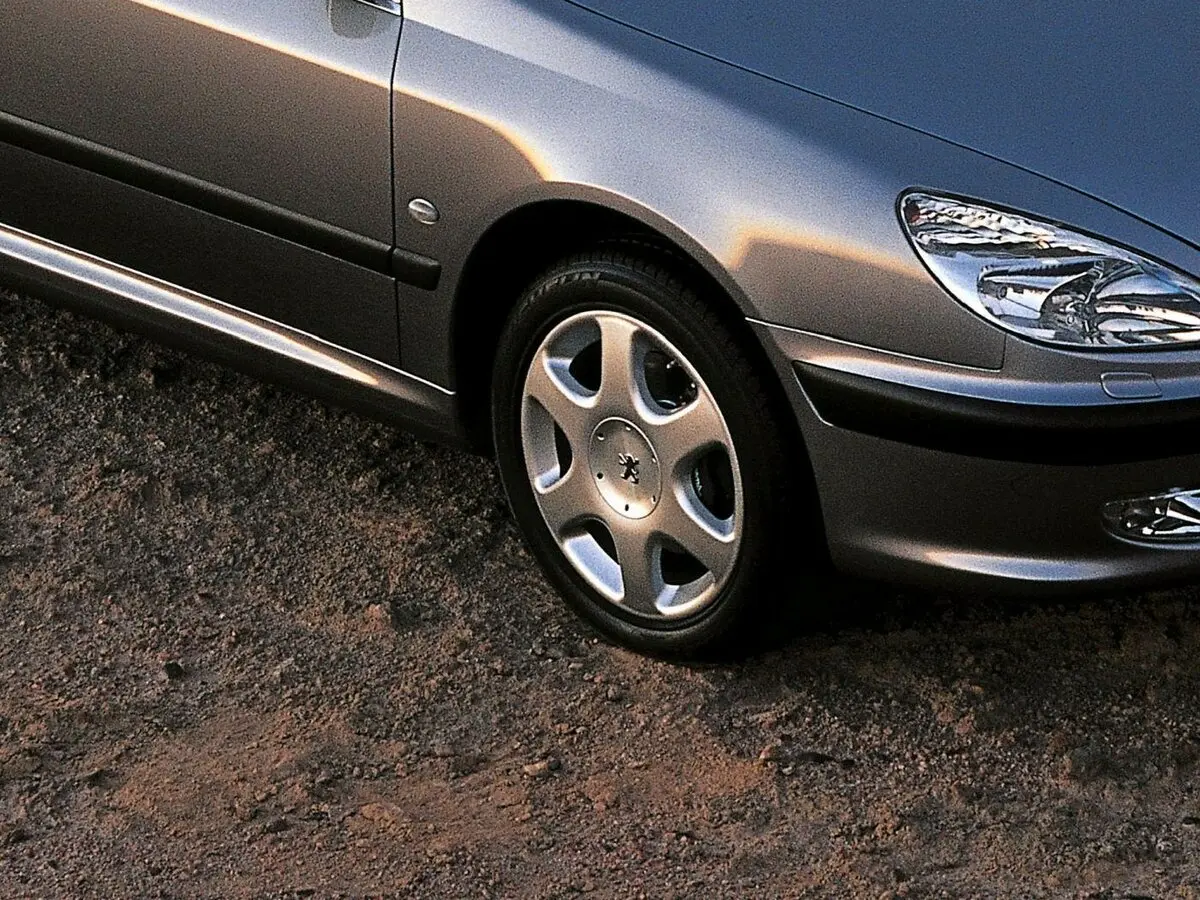 Peugeot 607 I Седан — photo 12