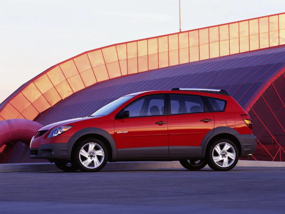 Pontiac Vibe I Хэтчбек 5 дв. — photo 2