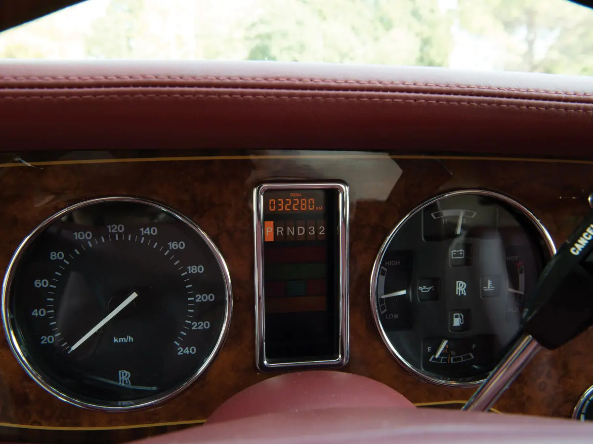 Rolls-Royce Corniche V Кабриолет — сүрөт 9