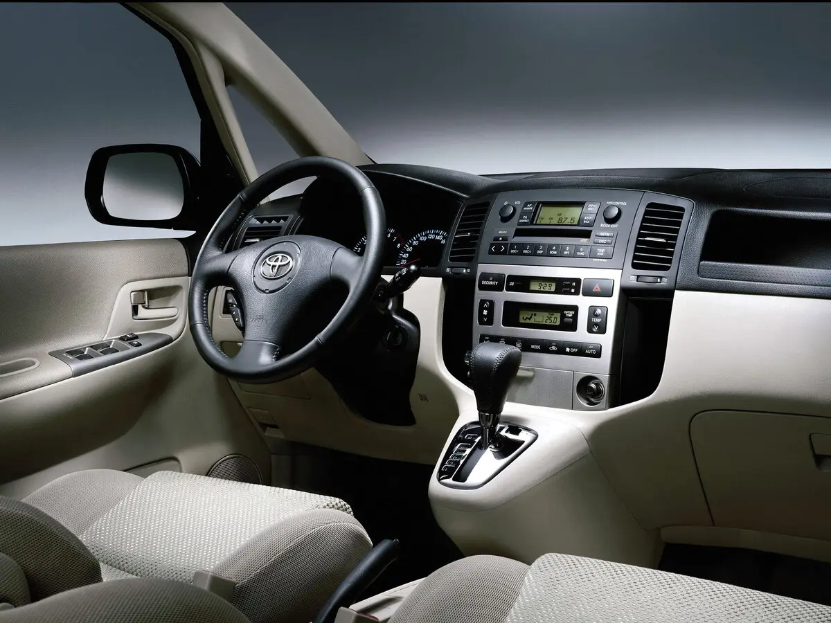 Toyota Corolla Verso I Компактвэн — сүрөт 5