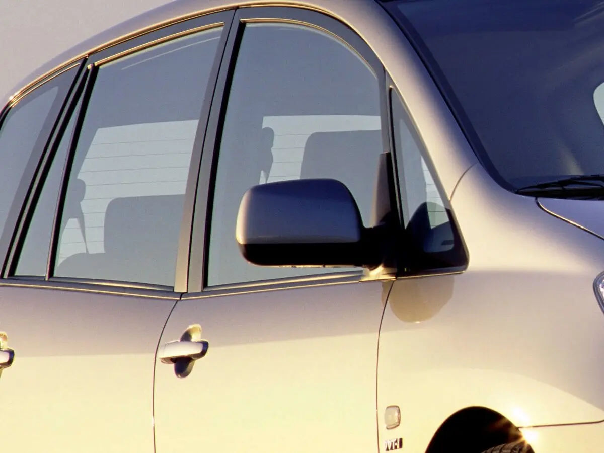 Toyota Corolla Verso I Компактвэн — сүрөт 7