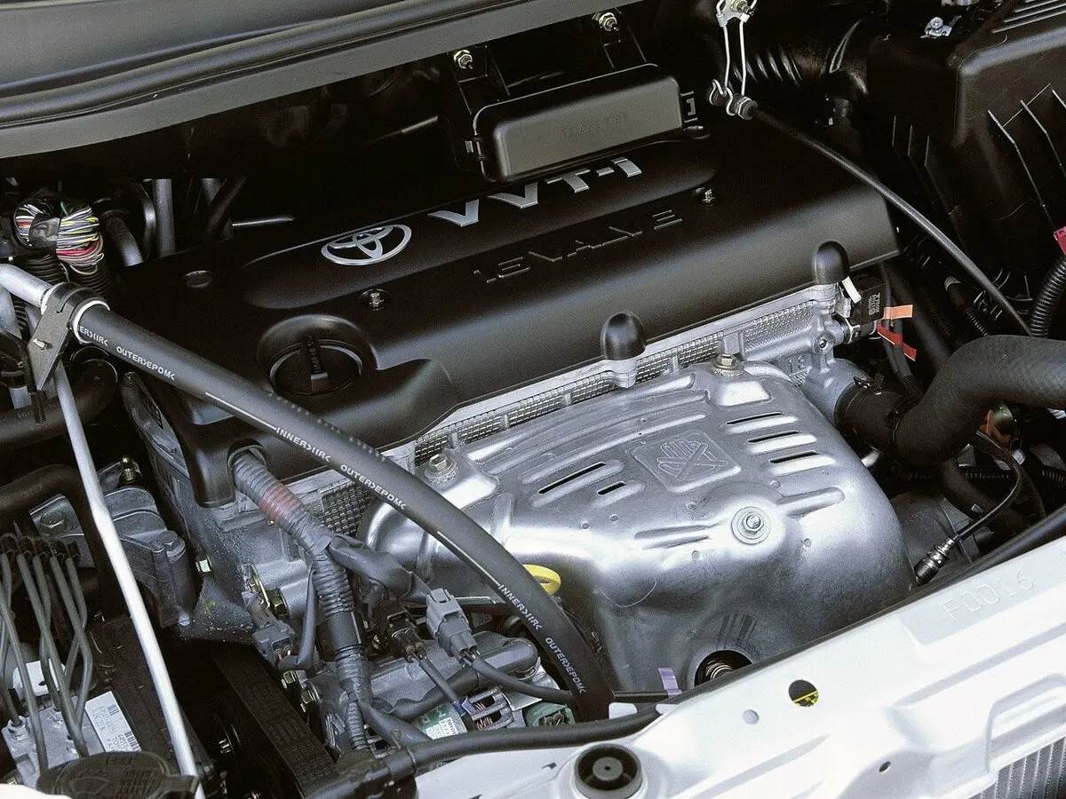 Toyota Avensis Verso I Компактвэн — photo 8