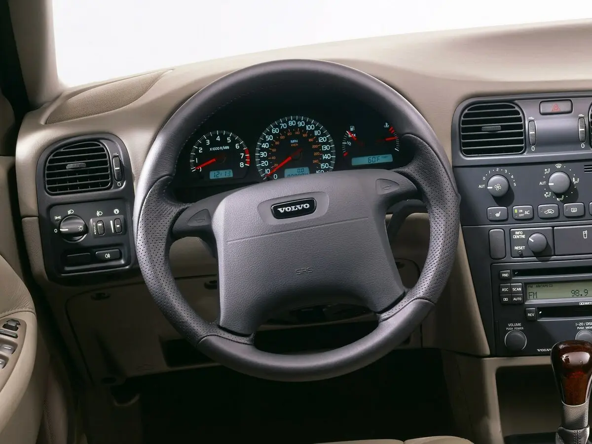 Volvo V40 I Рестайлинг Универсал 5 дв. — сүрөт 7