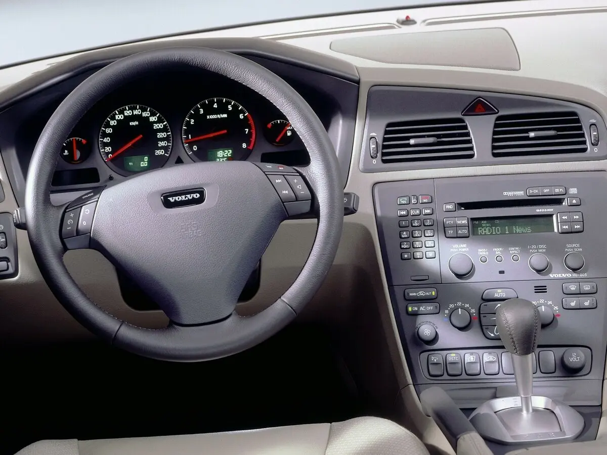 Volvo S60 I Седан — сүрөт 6