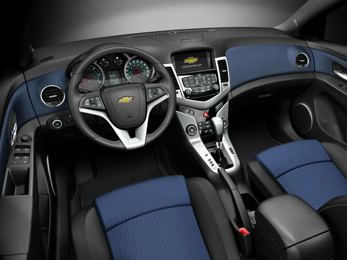 Chevrolet Cruze I Седан — сүрөт 6