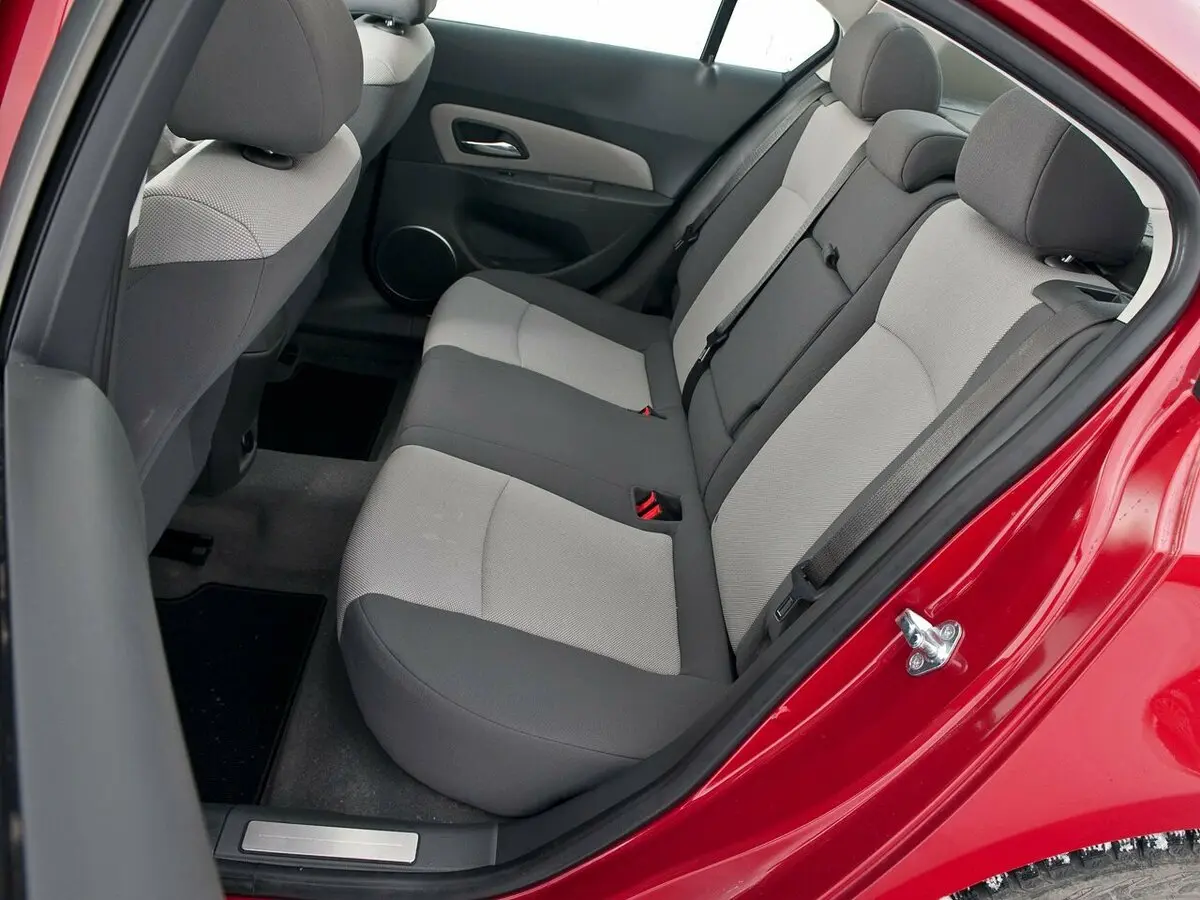 Chevrolet Cruze I Седан — сүрөт 11