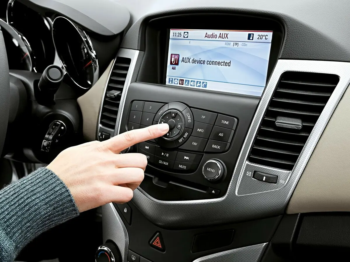 Chevrolet Cruze I Седан — сүрөт 16