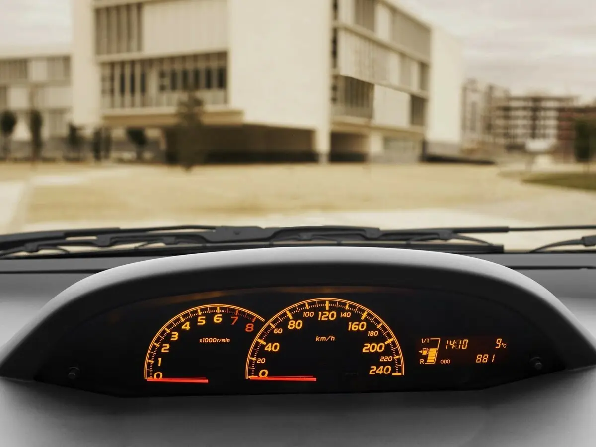 Toyota Yaris II Рестайлинг Хэтчбек 3 дв. — сүрөт 7