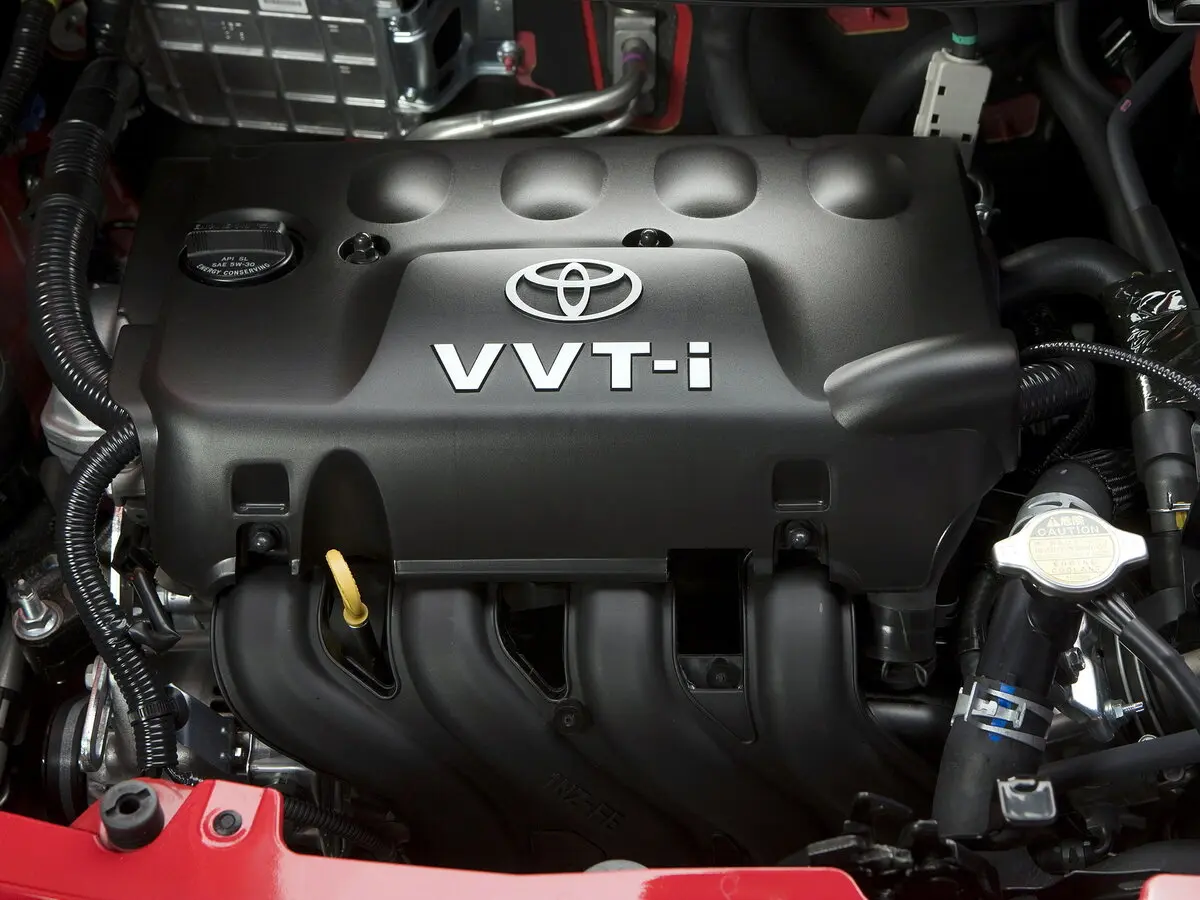 Toyota Yaris II Рестайлинг Хэтчбек 3 дв. — сүрөт 15