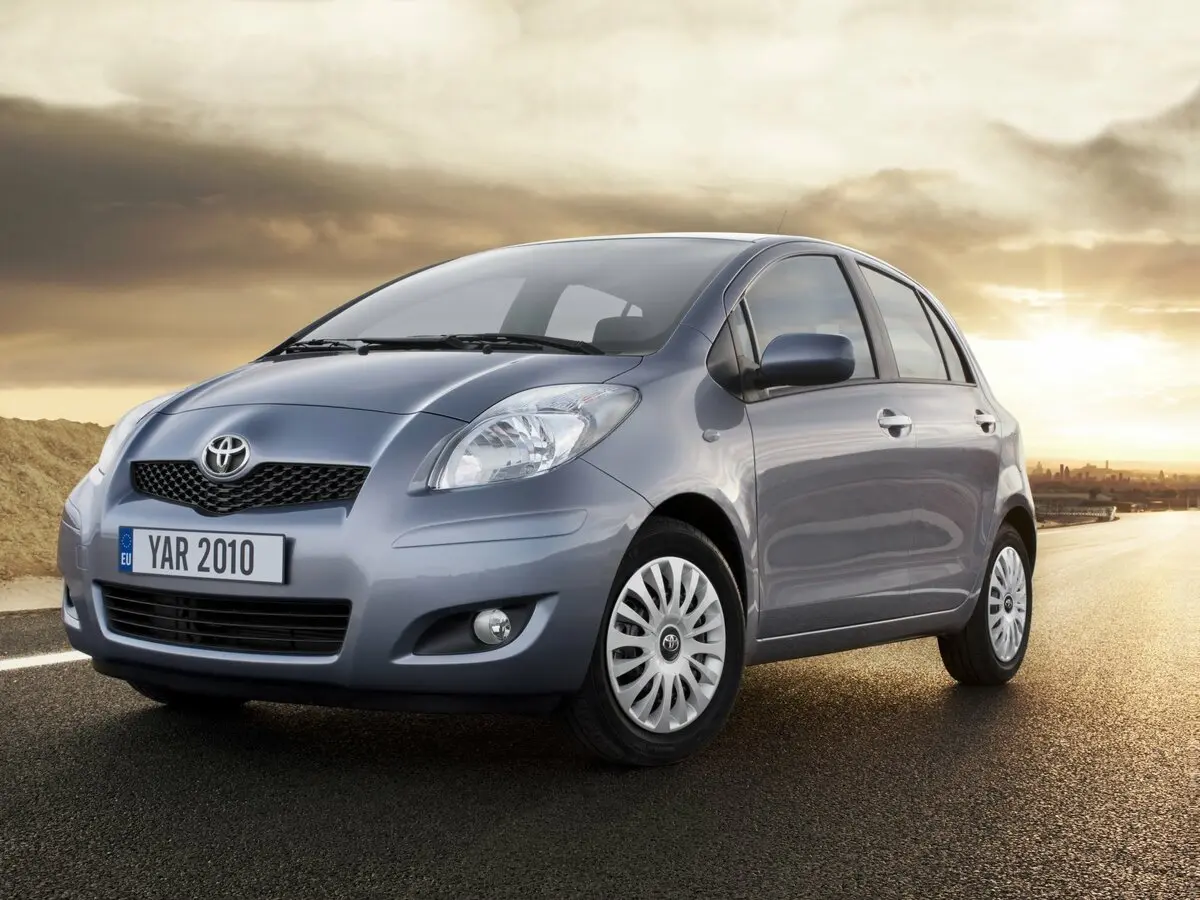 Toyota Yaris II Рестайлинг Хэтчбек 5 дв.