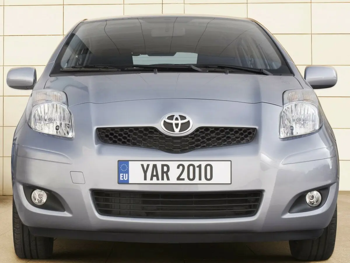 Toyota Yaris II Рестайлинг Хэтчбек 5 дв. — сүрөт 3