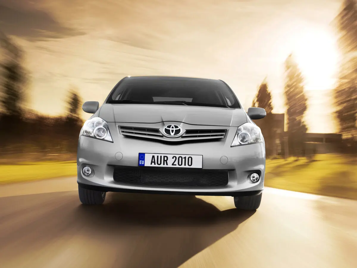 Toyota Auris I Рестайлинг Хэтчбек 5 дв. — сүрөт 3