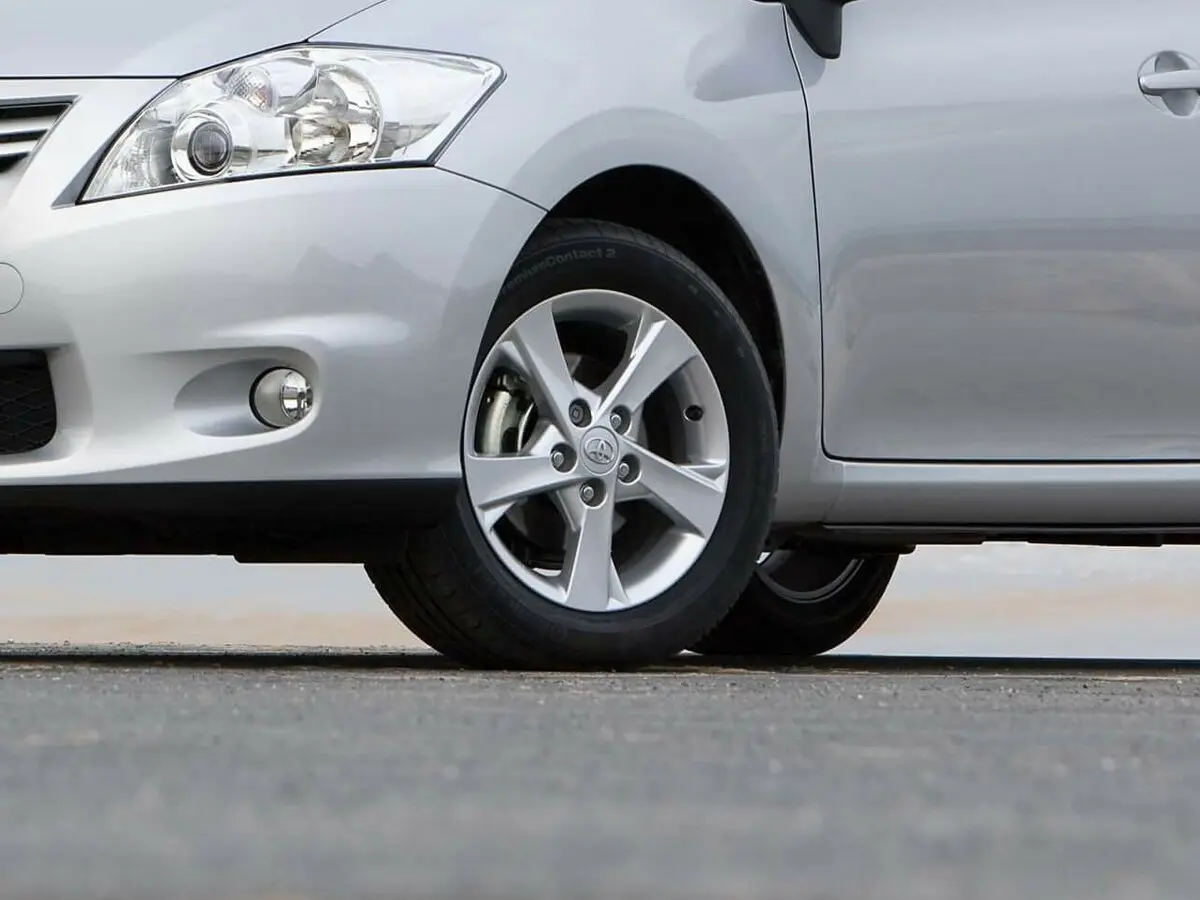 Toyota Auris I Рестайлинг Хэтчбек 5 дв. — сүрөт 16