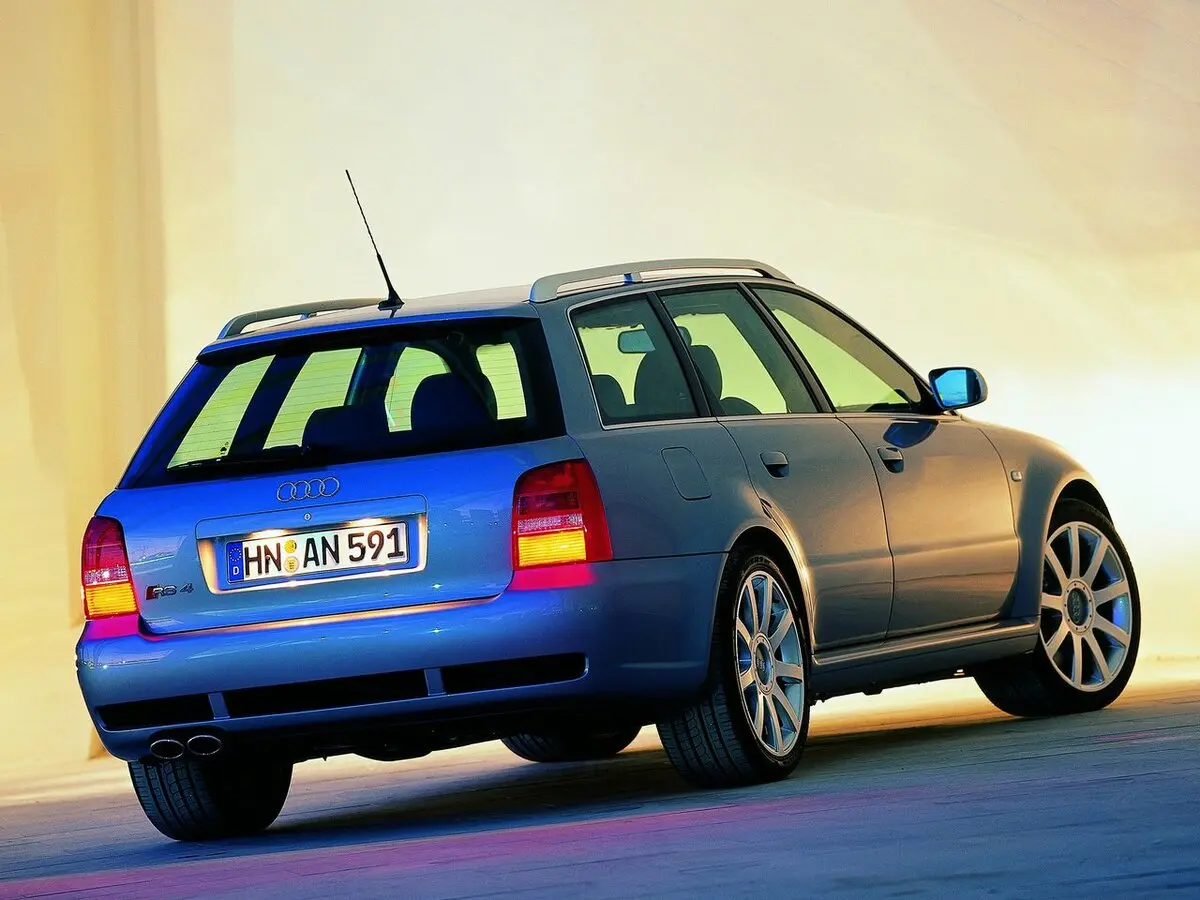 Audi RS 4 I (B5) Универсал 5 дв. — сүрөт 5