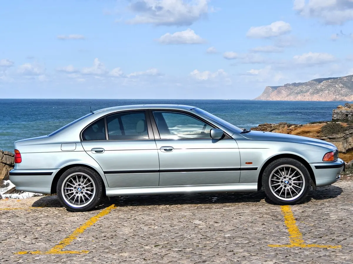 BMW 5 серии IV (E39) Седан — photo 2