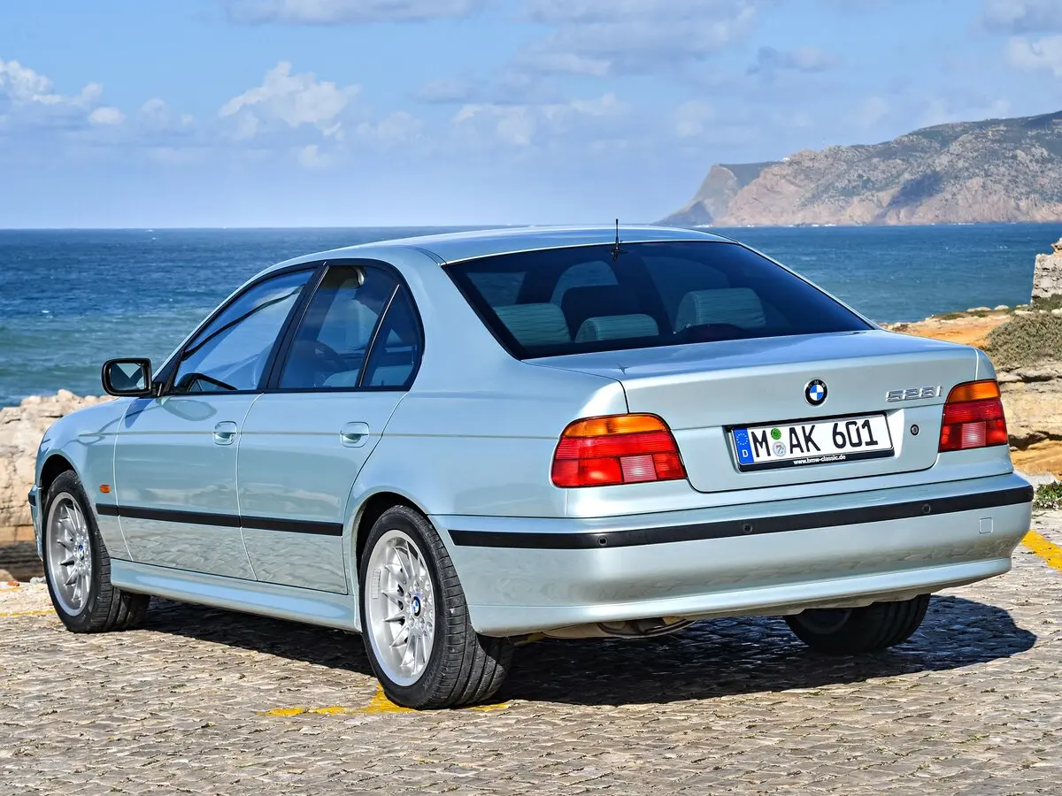 BMW 5 серии IV (E39) Седан — photo 5