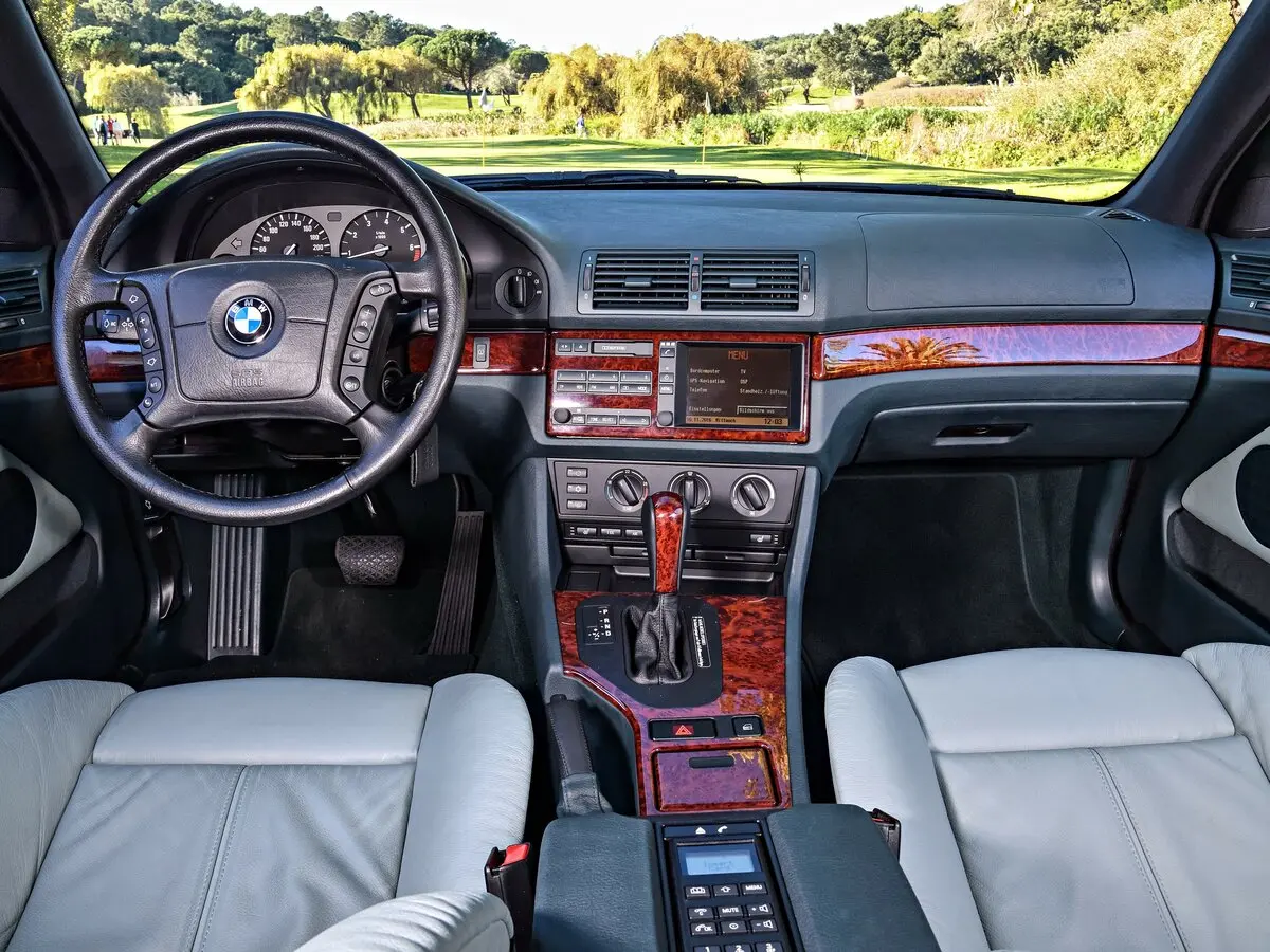 BMW 5 серии IV (E39) Седан — photo 6