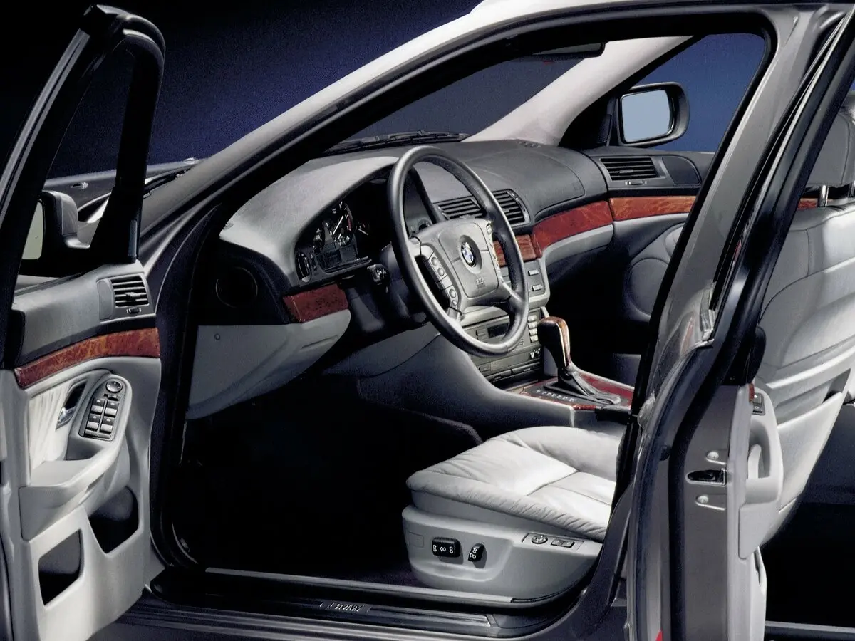 BMW 5 серии IV (E39) Седан — photo 8