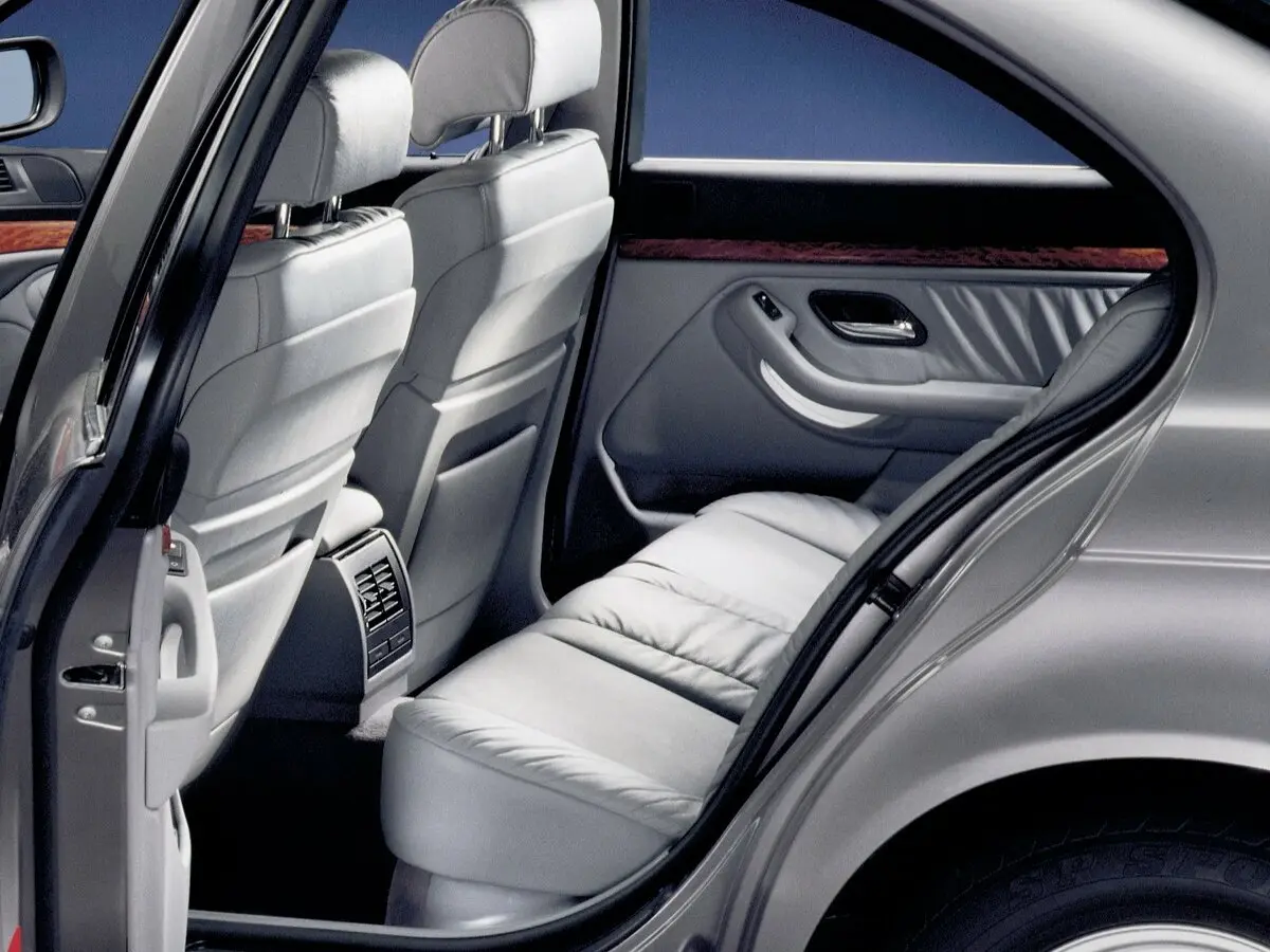 BMW 5 серии IV (E39) Седан — photo 10