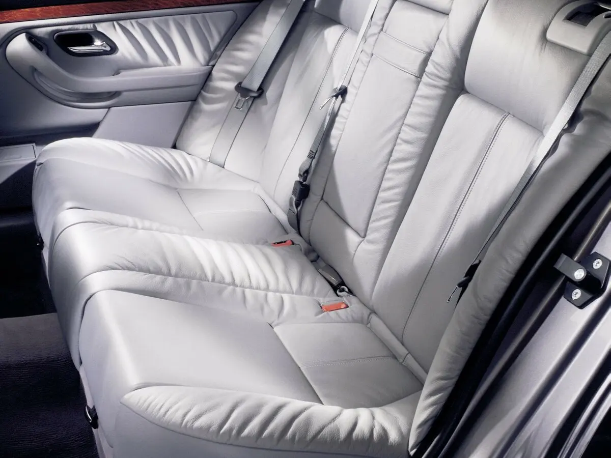 BMW 5 серии IV (E39) Седан — photo 11