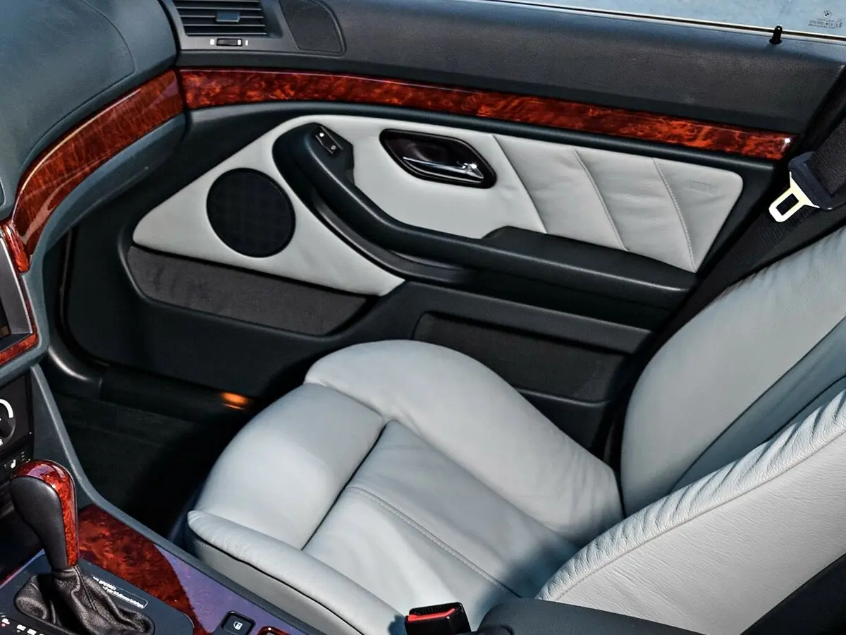 BMW 5 серии IV (E39) Седан — photo 12