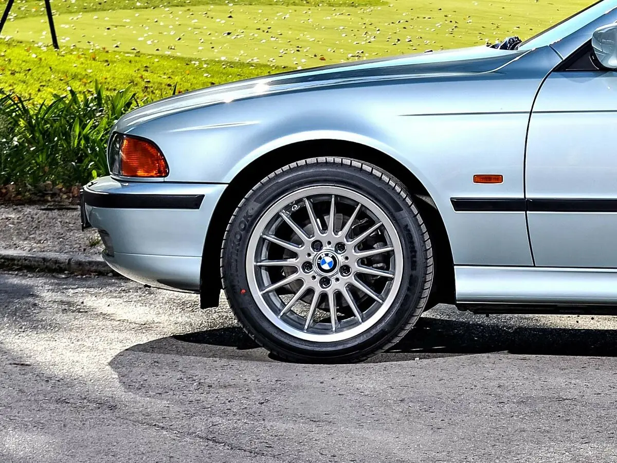 BMW 5 серии IV (E39) Седан — photo 18