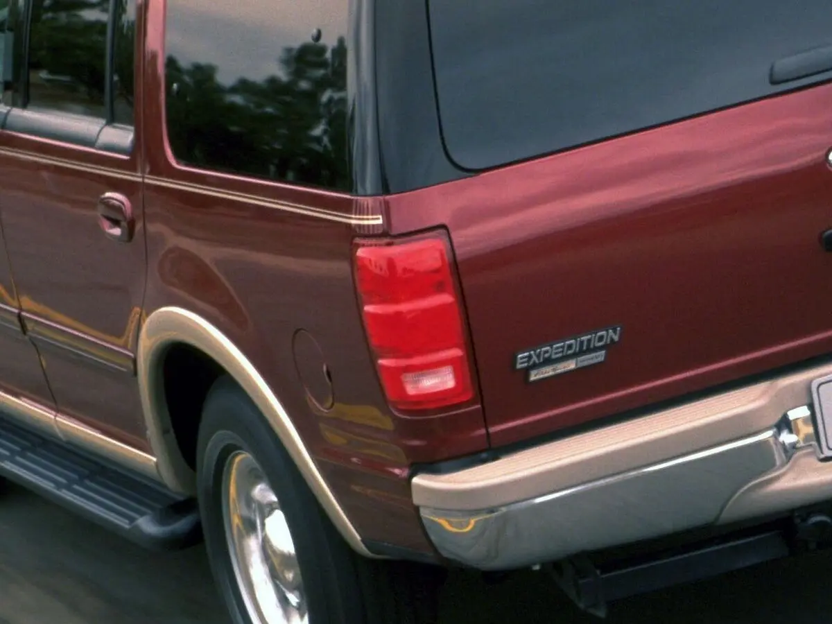 Ford Expedition I Внедорожник 5 дв. — сүрөт 13