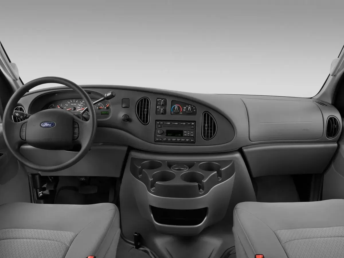 Ford Econoline IV Минивэн — сүрөт 5