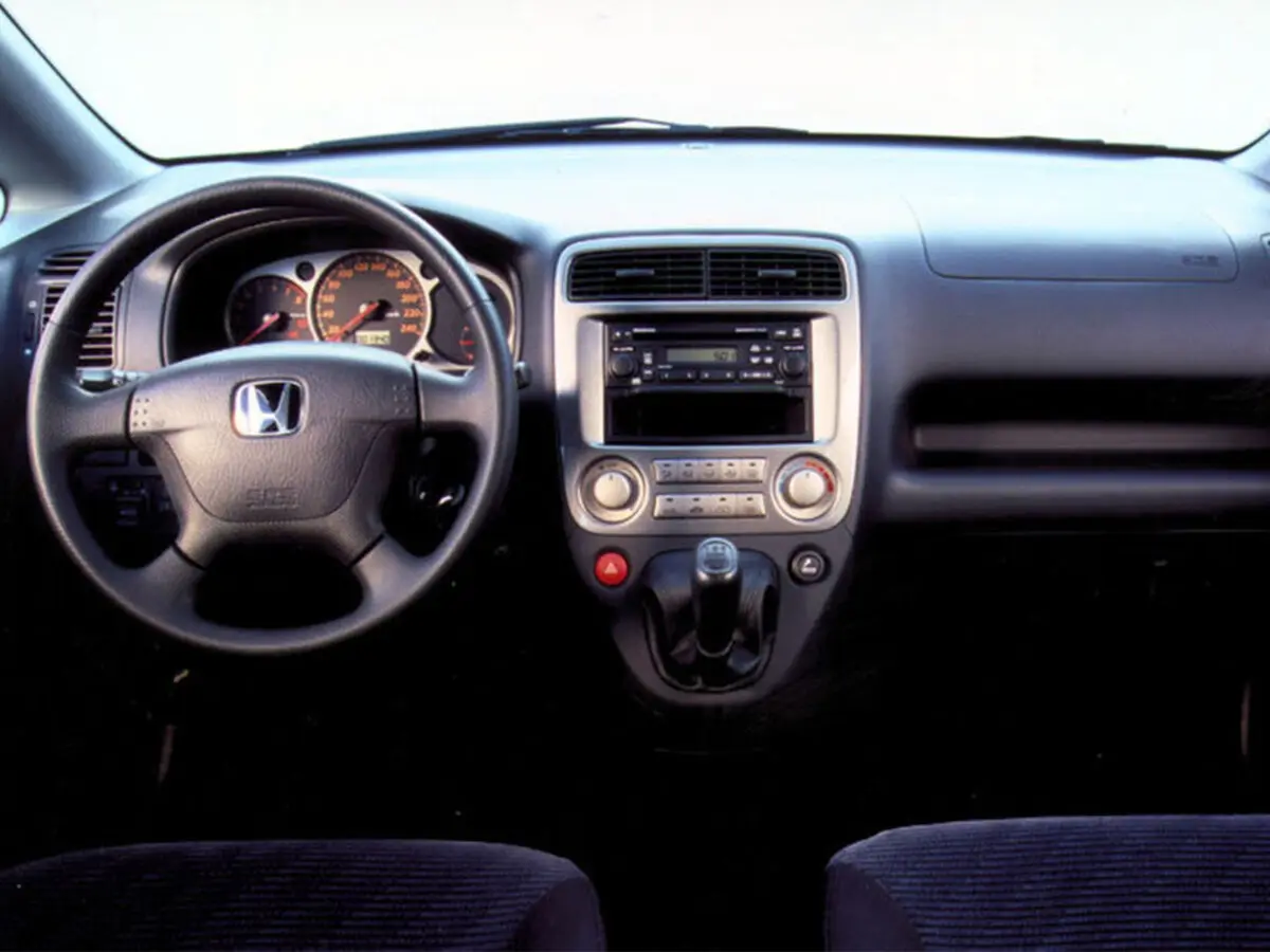 Honda Stream I Компактвэн — фото 5