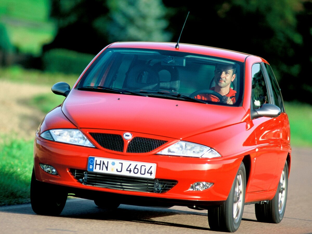 Lancia Ypsilon I (Type 840) Хэтчбек 3 дв. — фото 3