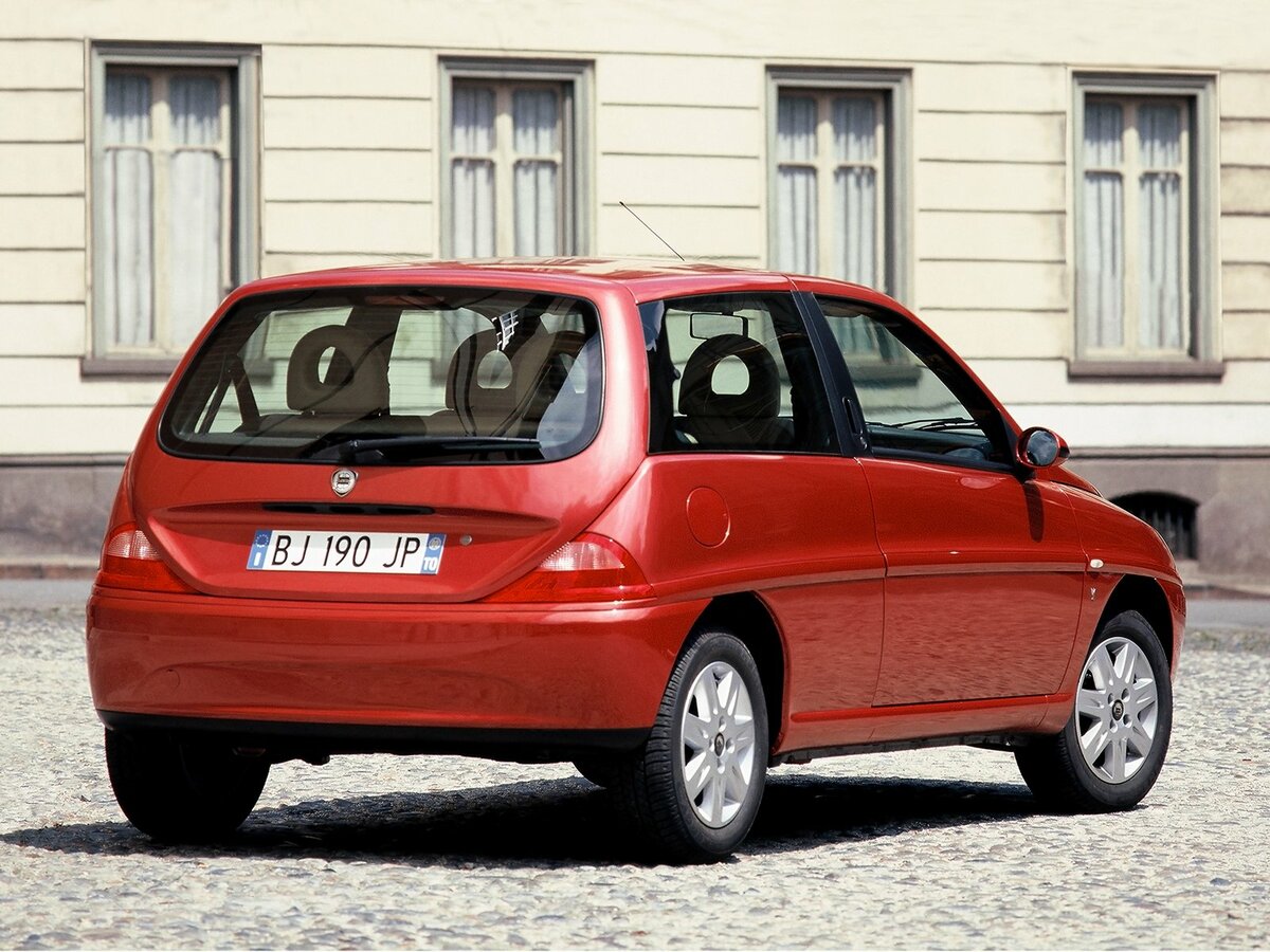 Lancia Ypsilon I (Type 840) Хэтчбек 3 дв. — фото 4