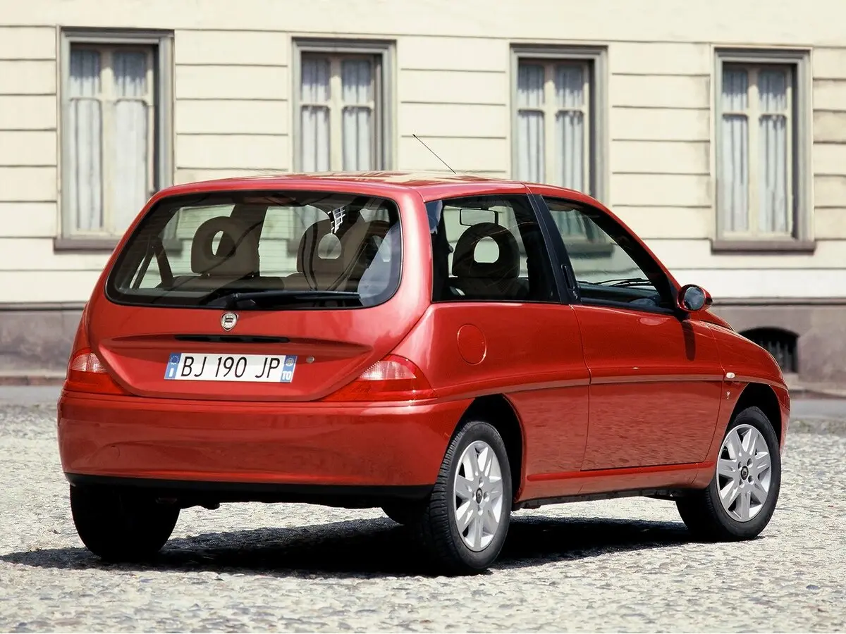 Lancia Ypsilon I (Type 840) Хэтчбек 3 дв. — 照片 4