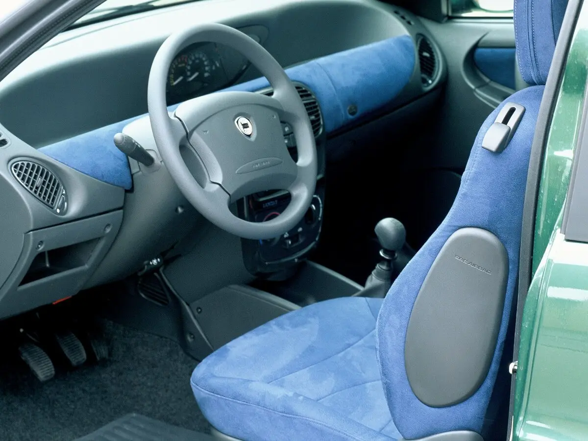 Lancia Ypsilon I (Type 840) Хэтчбек 3 дв. — 照片 6