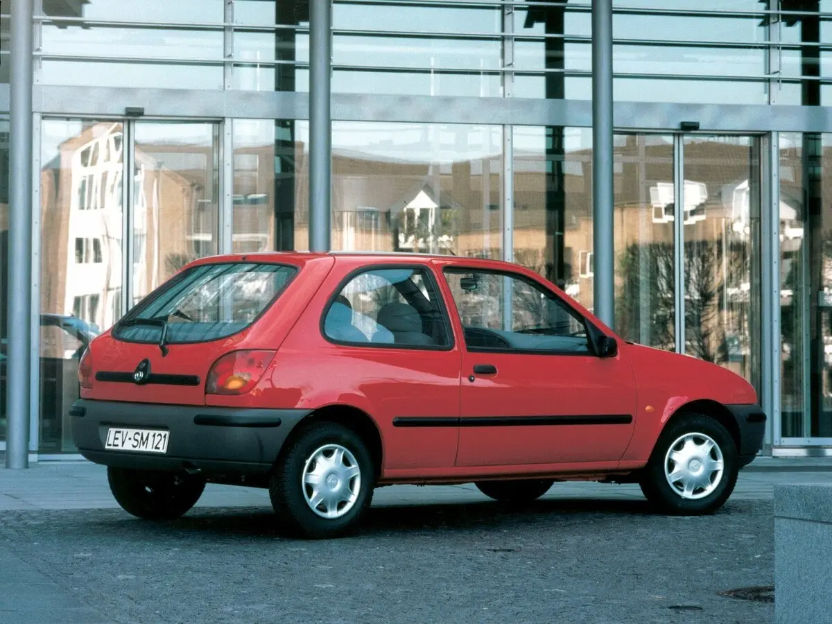 Mazda 121 III Хэтчбек 3 дв. — сүрөт 4
