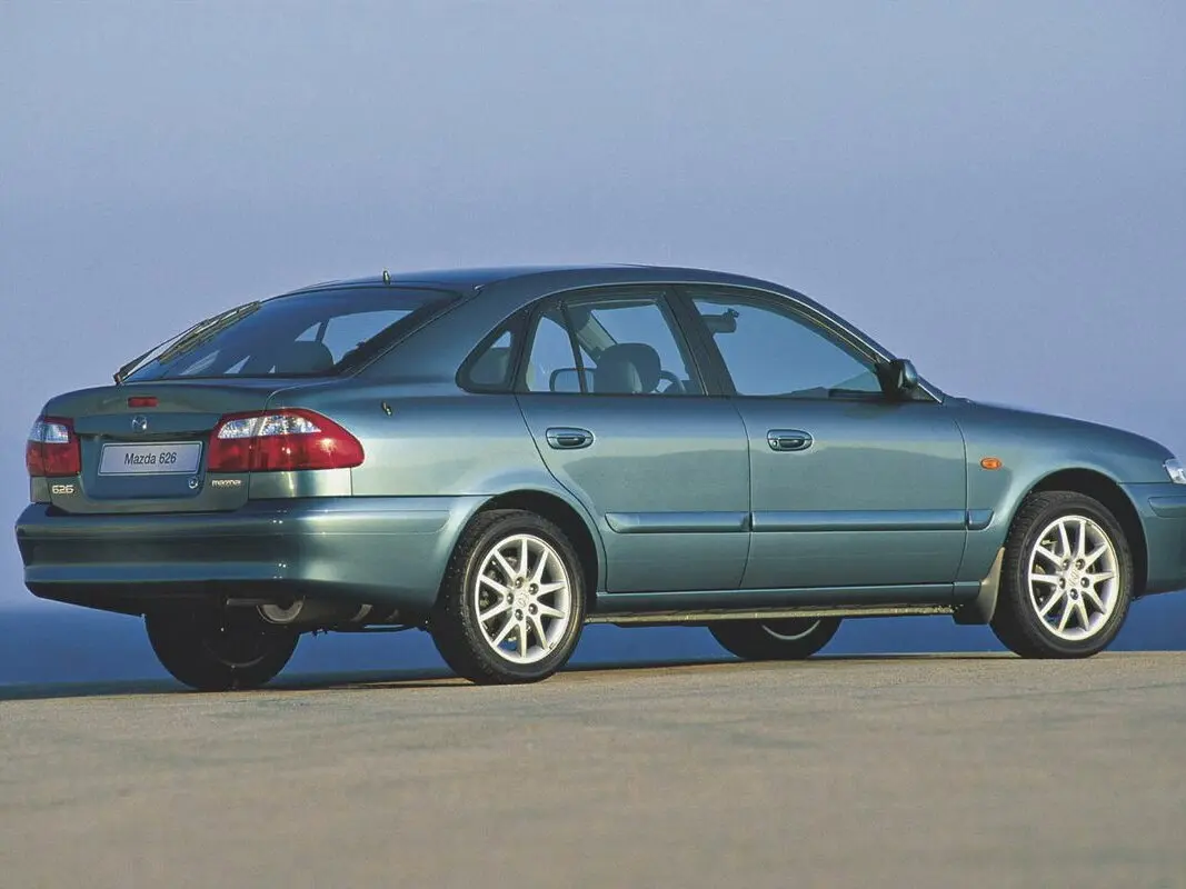 Mazda 626 V (GF) Лифтбек — фото 4