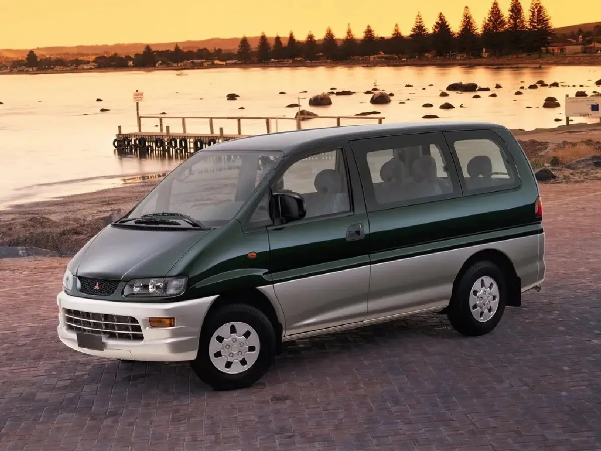 Mitsubishi Space Gear I Рестайлинг Минивэн — сүрөт 2