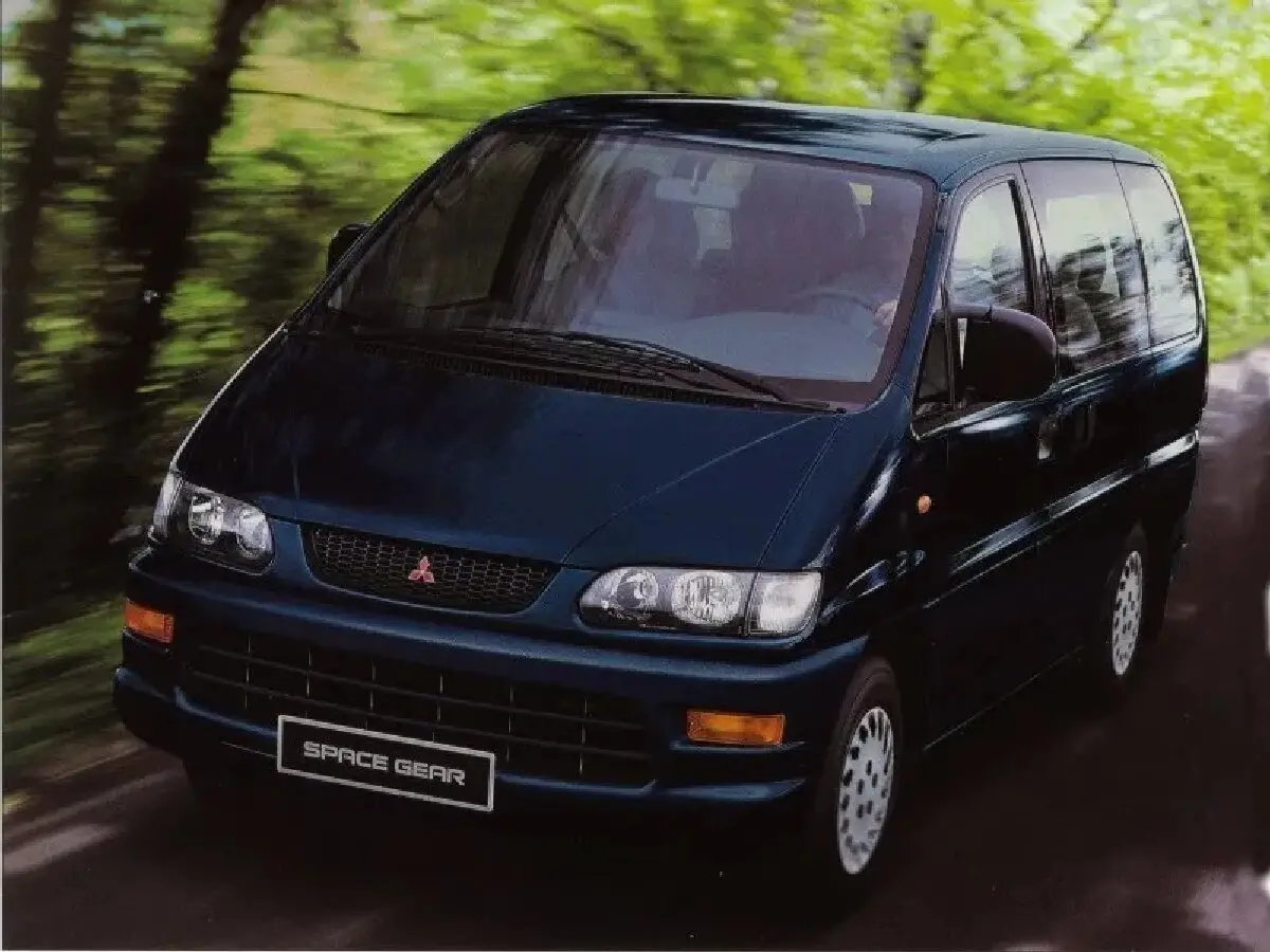 Mitsubishi Space Gear I Рестайлинг Минивэн — сүрөт 3