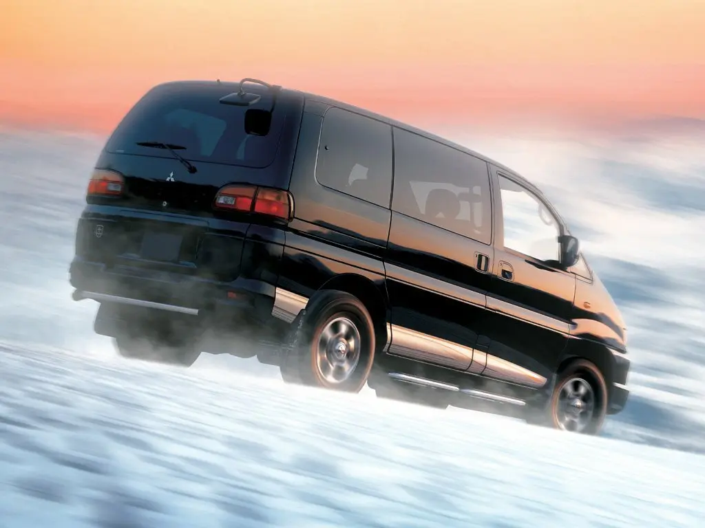 Mitsubishi Space Gear I Рестайлинг Минивэн — сүрөт 5