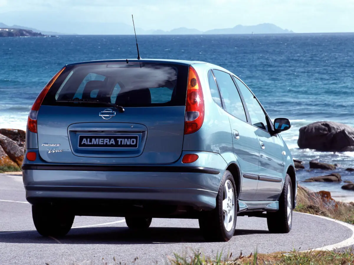 Nissan Almera Tino I Компактвэн — фото 3
