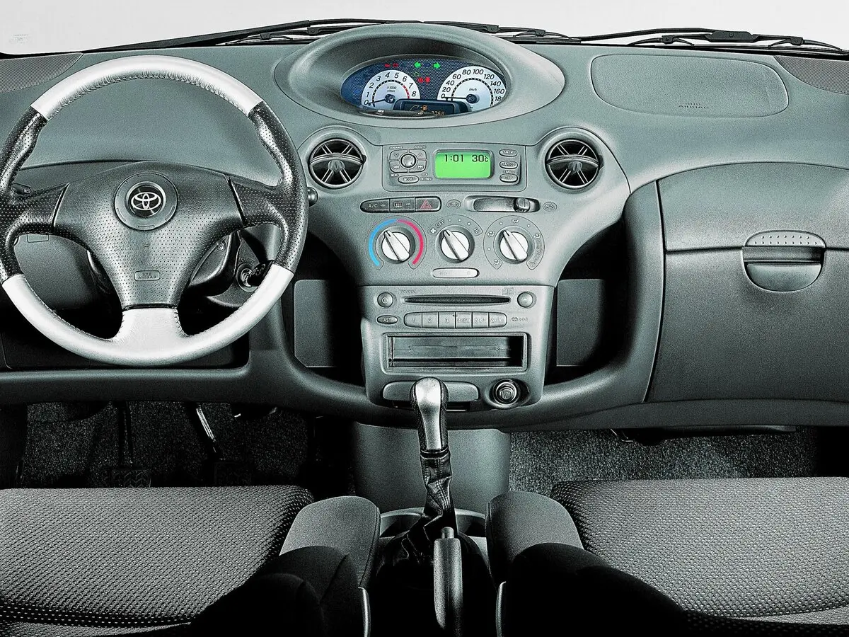 Toyota Yaris I Хэтчбек 3 дв. — сүрөт 6