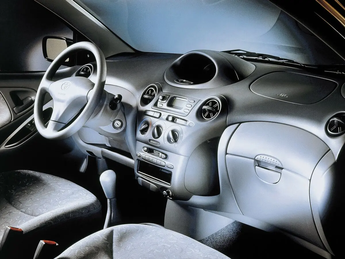 Toyota Yaris I Хэтчбек 3 дв. — сүрөт 7