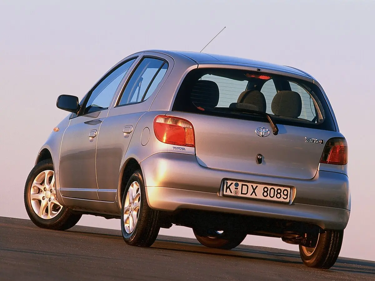 Toyota Yaris I Хэтчбек 5 дв. — сүрөт 4
