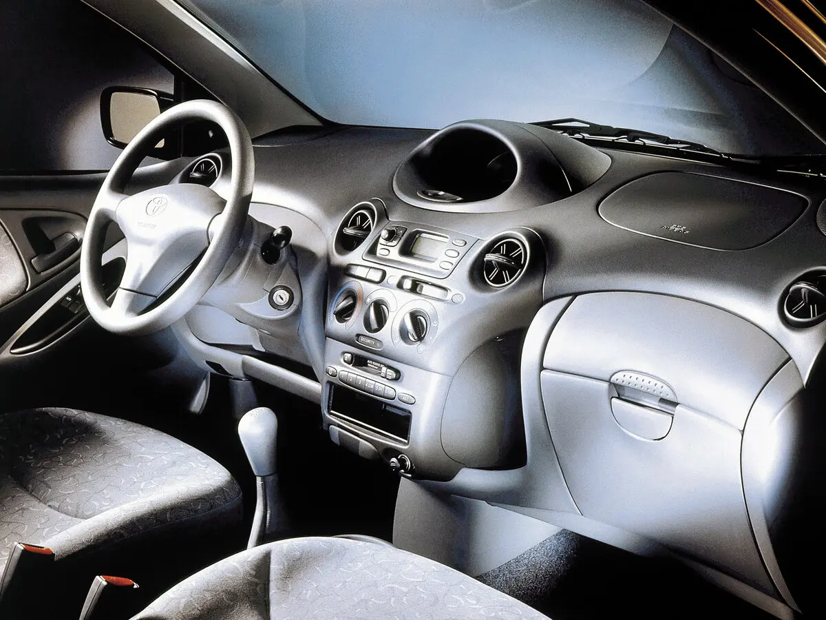 Toyota Yaris I Хэтчбек 5 дв. — сүрөт 6