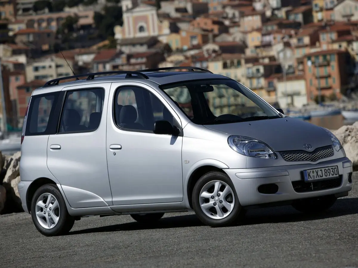 Toyota Yaris Verso 1999 – 2006