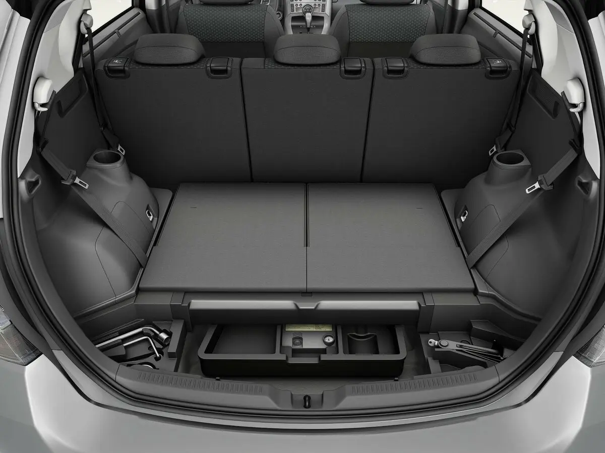 Toyota Verso I Компактвэн — фото 14