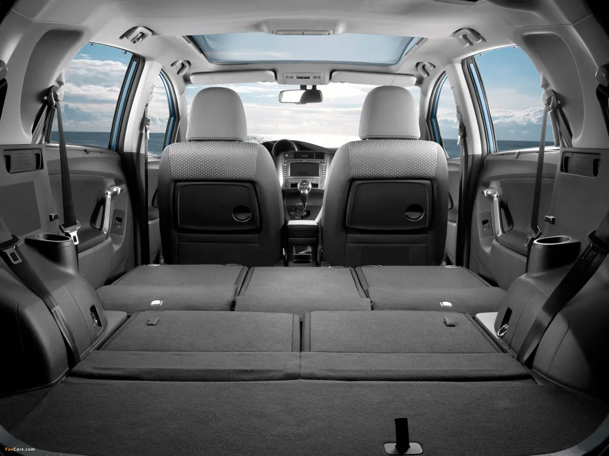 Toyota Verso I Компактвэн — фото 18