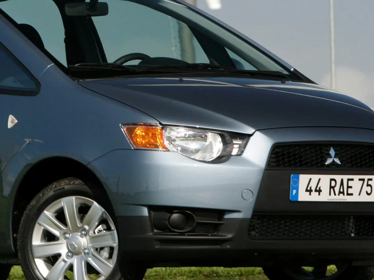 Mitsubishi Colt VI (Z30) Рестайлинг Хэтчбек 5 дв. — photo 9
