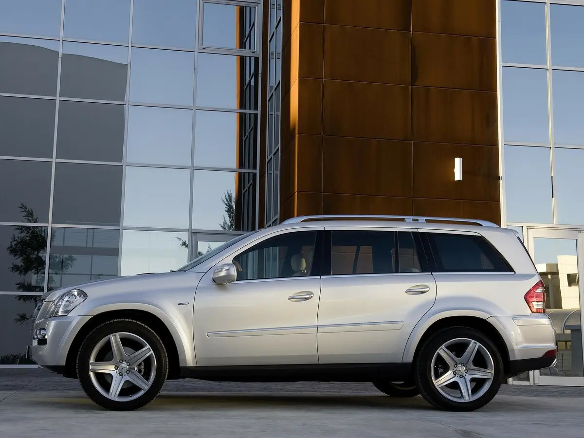 Mercedes-Benz GL-Класс I (X164) Рестайлинг Внедорожник 5 дв. — сүрөт 2