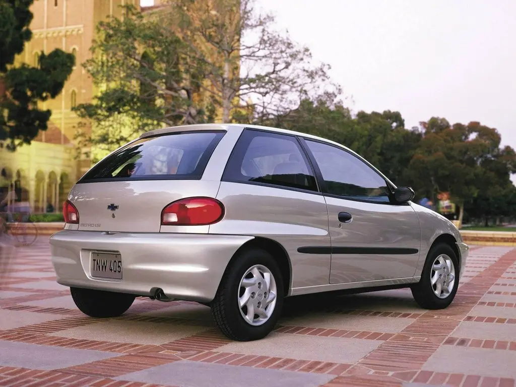 Chevrolet Metro 1997 – 2001 Хэтчбек 3 дв. — 照片 4