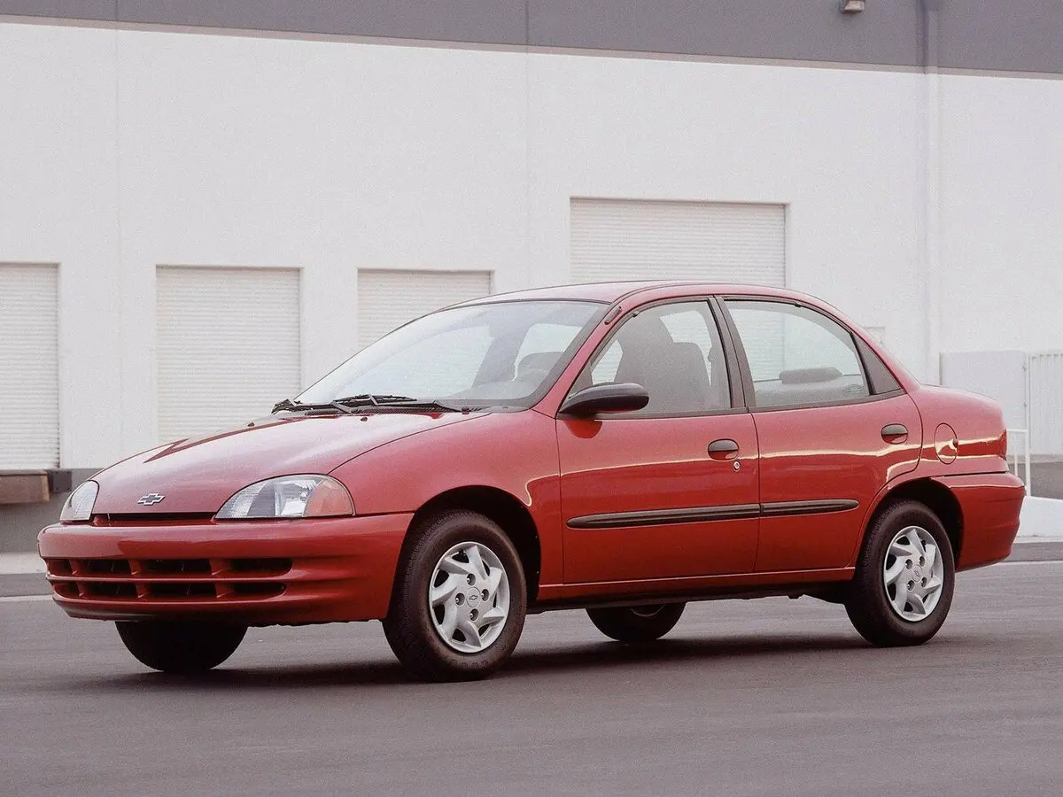 Chevrolet Metro 1997 – 2001 Седан